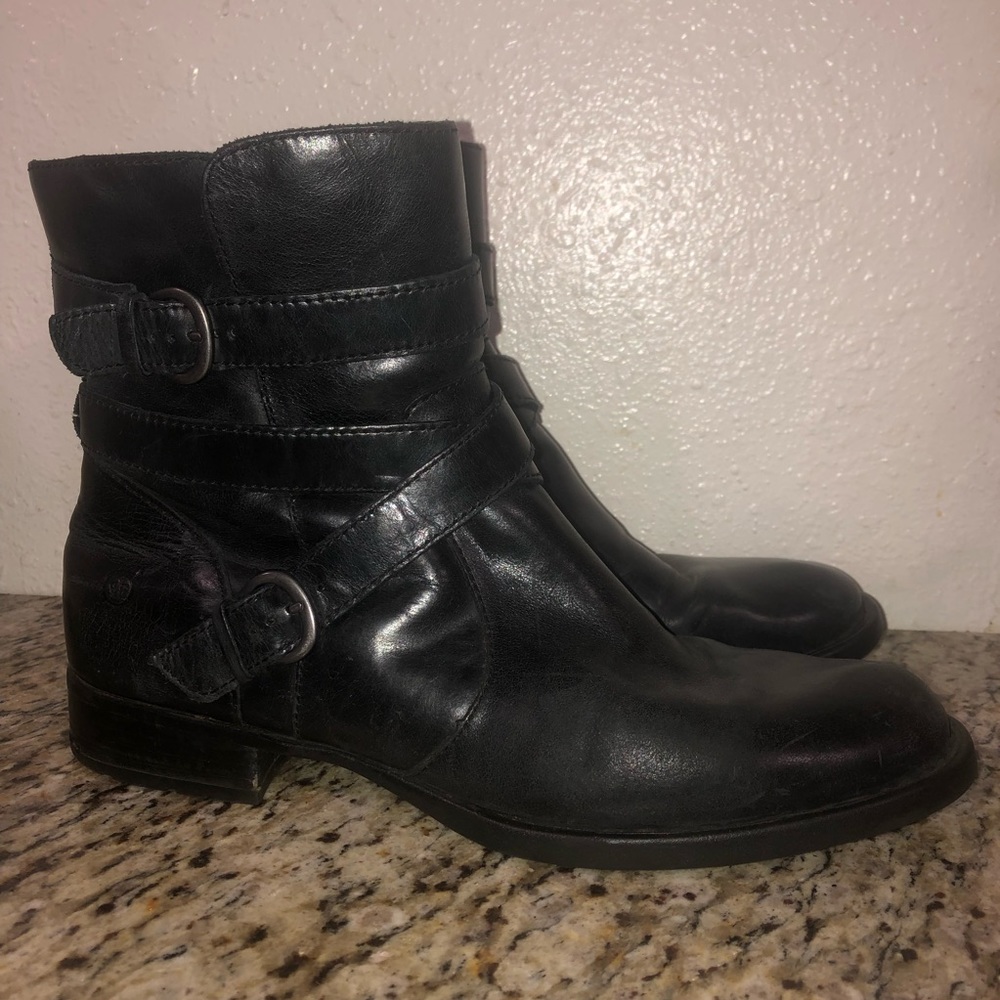 Born Boots women size 10M 2 Buckles 3 Straps Leather With Plaid Inside